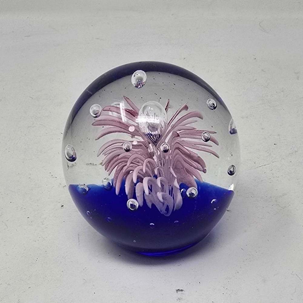Dynasty Gallery Heirloom Collection Paperweight "Candy Explosion" Art Glass
